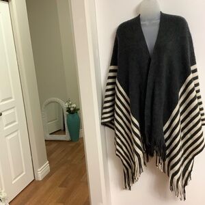 Vince Camuto Soft Shawl Cape One Size
